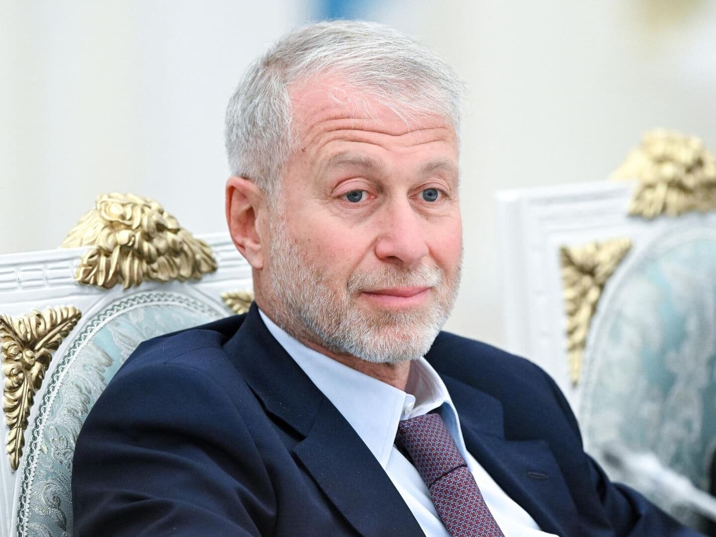 Абрамович оспаривает Украину