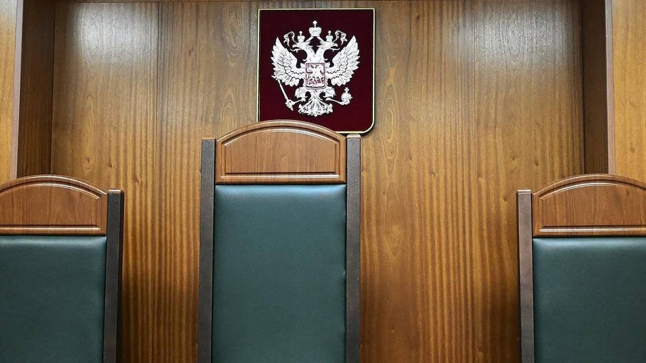 По 500 тысяч каждому